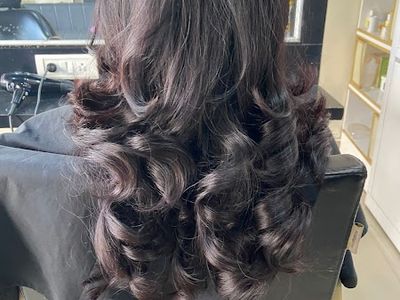 BLUSH N BLOOM the Unisex Salon