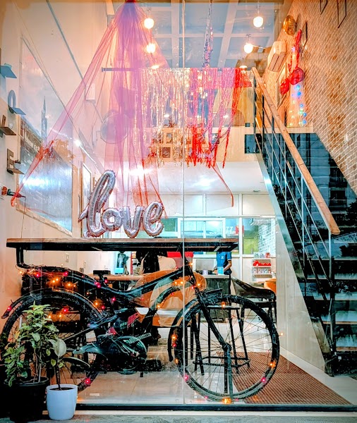 Cafe Edinburgh - Photo 1