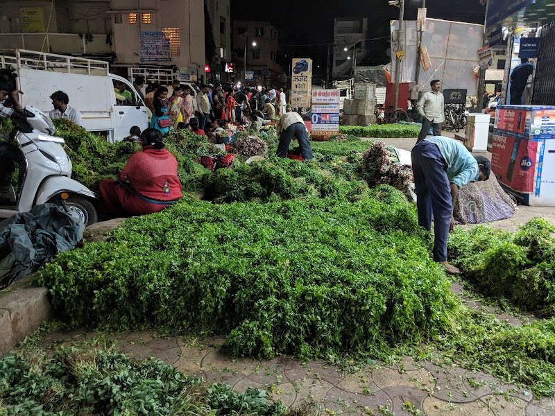 Chandan Nagar Wholesale Vegetable Market - Photo 1