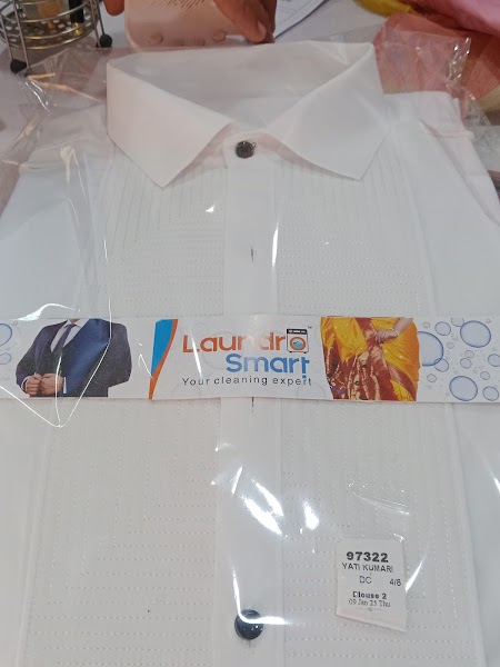 LaundroSmart Dry Cleaners - Photo 1