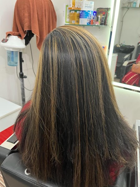 Sparkle Zone Beauty Salon - Photo 1