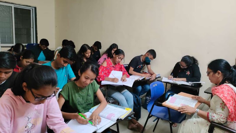 THAKUR CLASSES - Photo 1