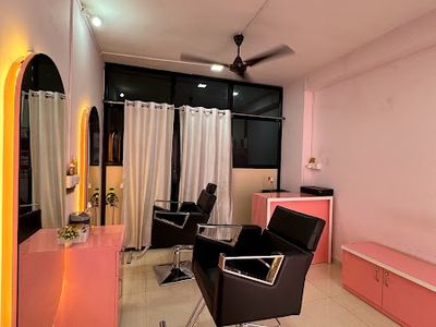 THE BEAUTY ARENA SALON