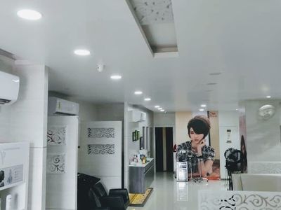 The New Salon Mystiique Skin Hair Spa